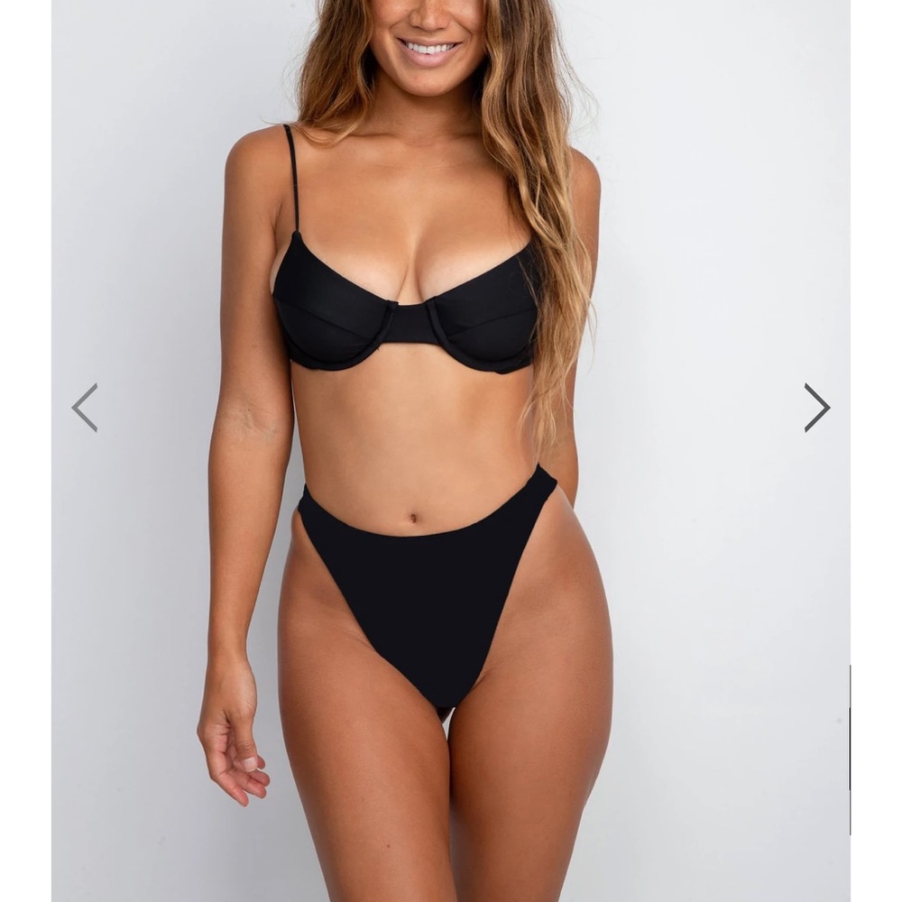 Skatie black Kelly bottom